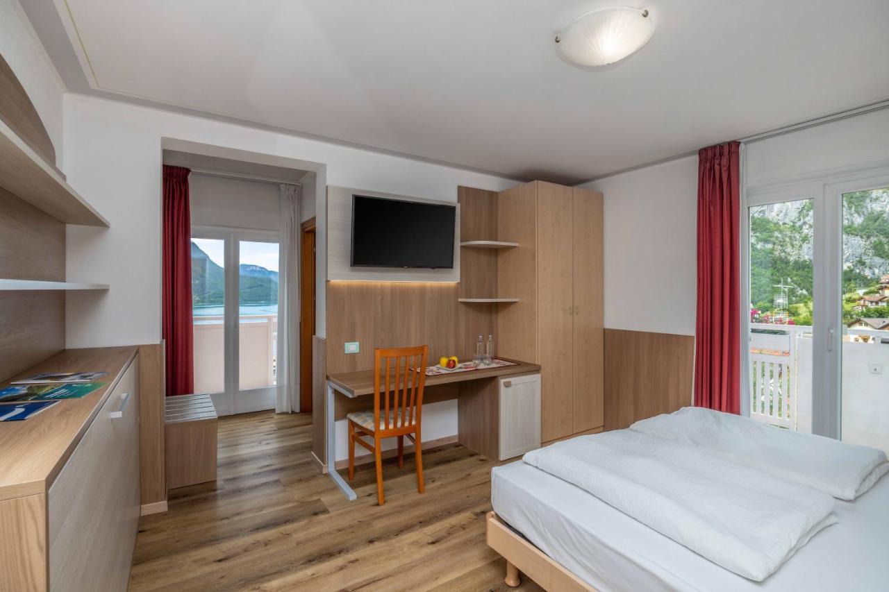Hotel Londra Slow Living Мольвено Екстер'єр фото