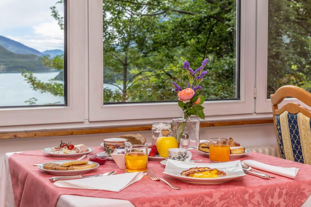 Hotel Londra Slow Living Мольвено Екстер'єр фото