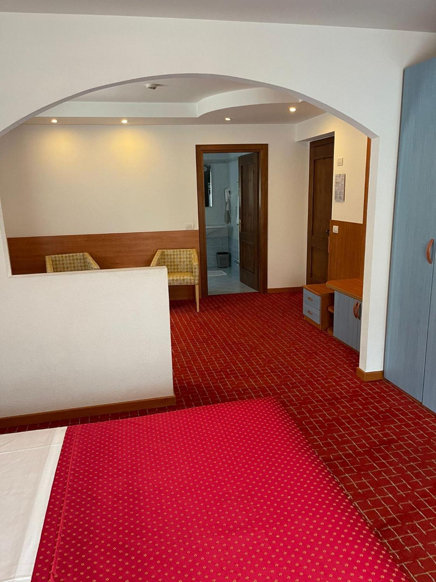 Hotel Londra Slow Living Мольвено Екстер'єр фото